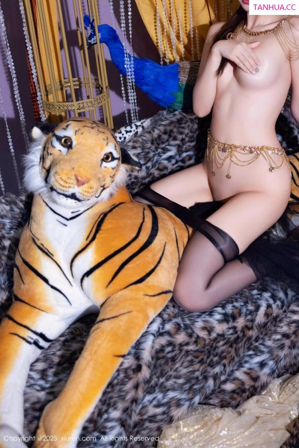 綺裡嘉 绮里嘉 [XiuRen]高清写真图 2025.03.14 No.10018 绮里嘉ula 黑丝美腿第69张图片
